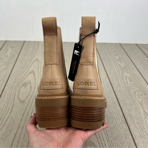 Sorel Women's Joan Now Chelsea Boots US7 Honest Beige, Gum 2 (orange) $190 - Picture 9 of 13